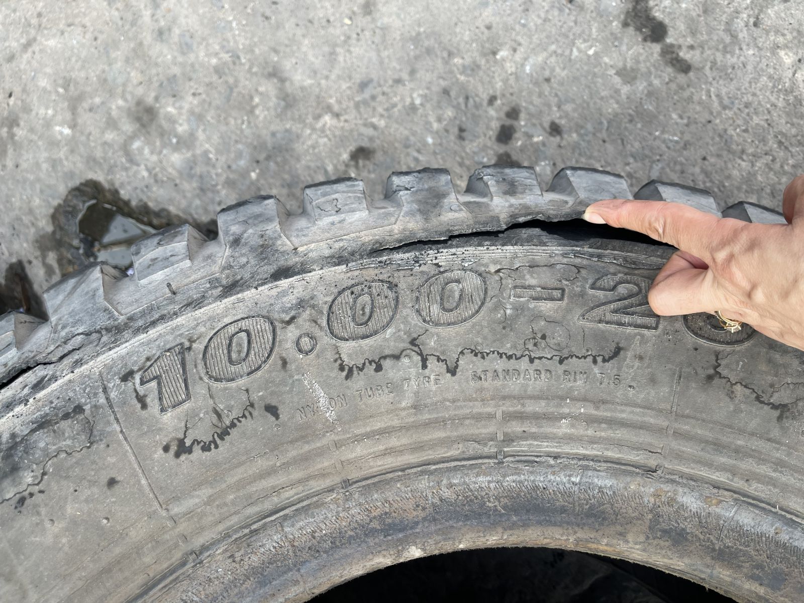 lop-xe-o-to-cu-lop-luot-co-sai-duoc-khong